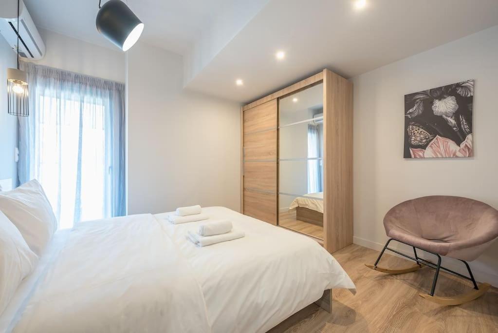 Modern Apartment *